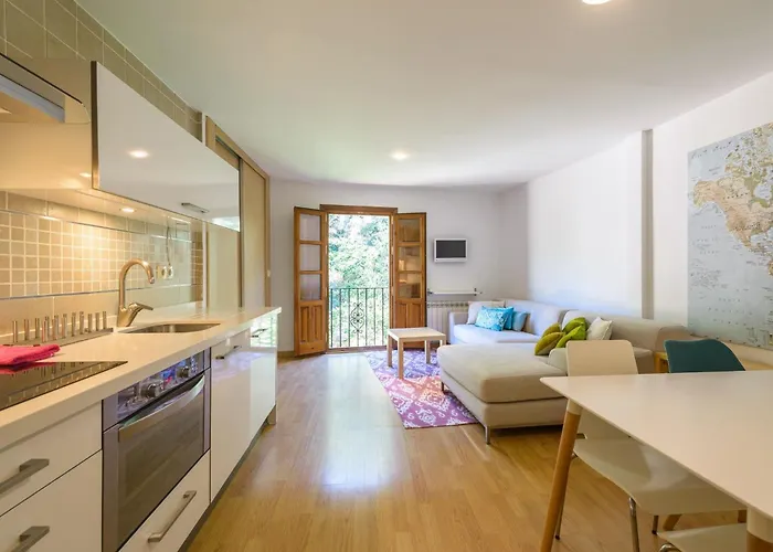 Chezmoihomes Alhambra 아파트 *